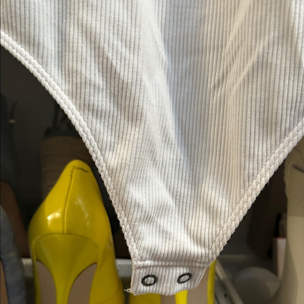 Express Cream Ruffled Bodysuit - Picture 6 of 6